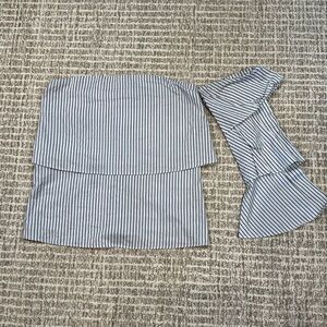 PrettyLittleThing Black and White One-Sleeve Halter Top sz 10